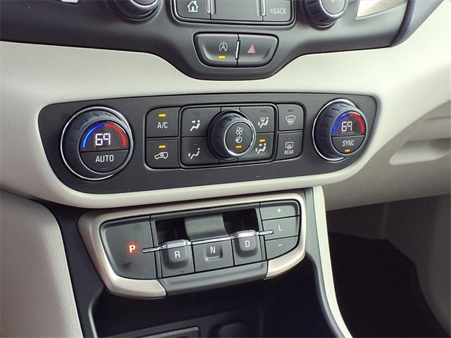 Used 2023 GMC Terrain Denali w/ Denali Premium Package image 15