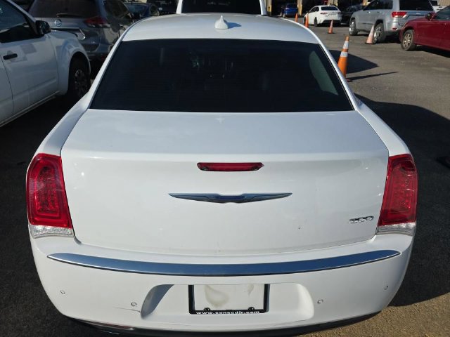Certified 2021 Chrysler 300 Touring L RWD image 8