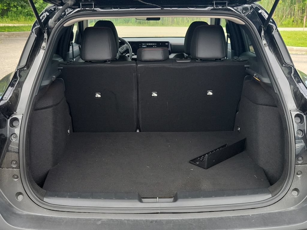 Used 2025 Nissan Kicks SR AWD/4WD image 8