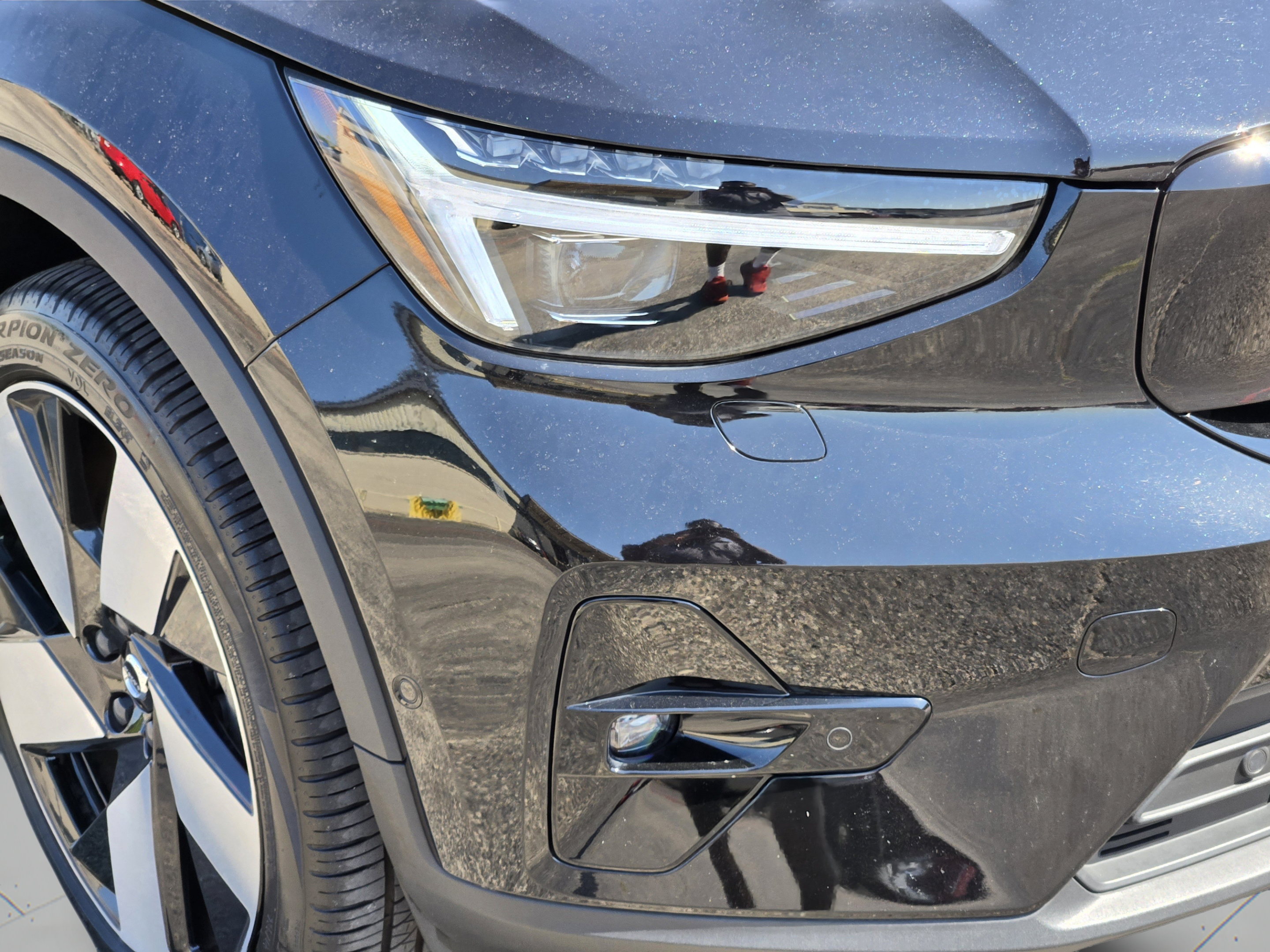 Certified 2023 Volvo C40 P8 Recharge Ultimate AWD/4WD image 32