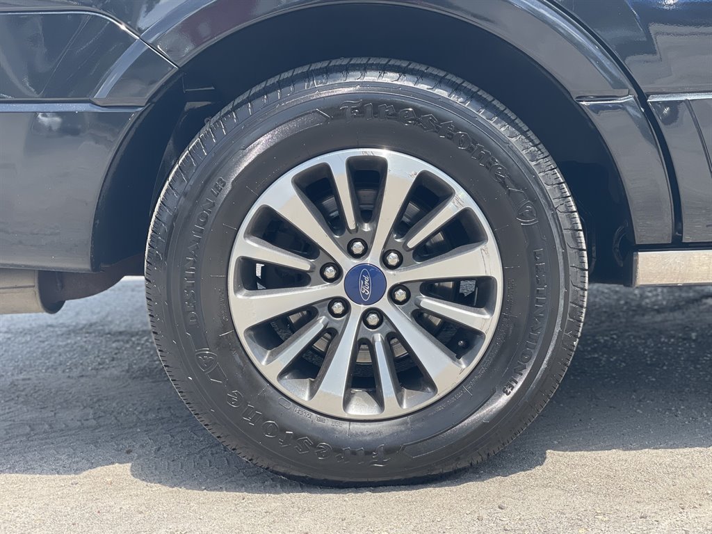 Used 2015 Ford Expedition Platinum AWD/4WD image 40