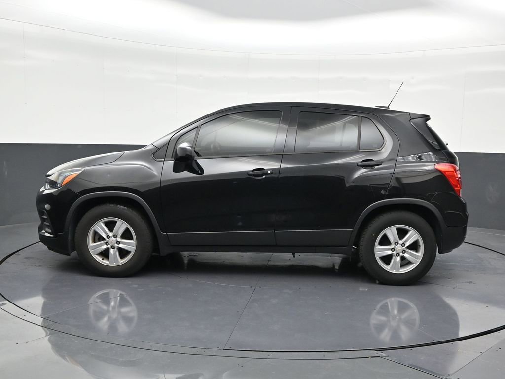 Used 2020 Chevrolet Trax LS image 2