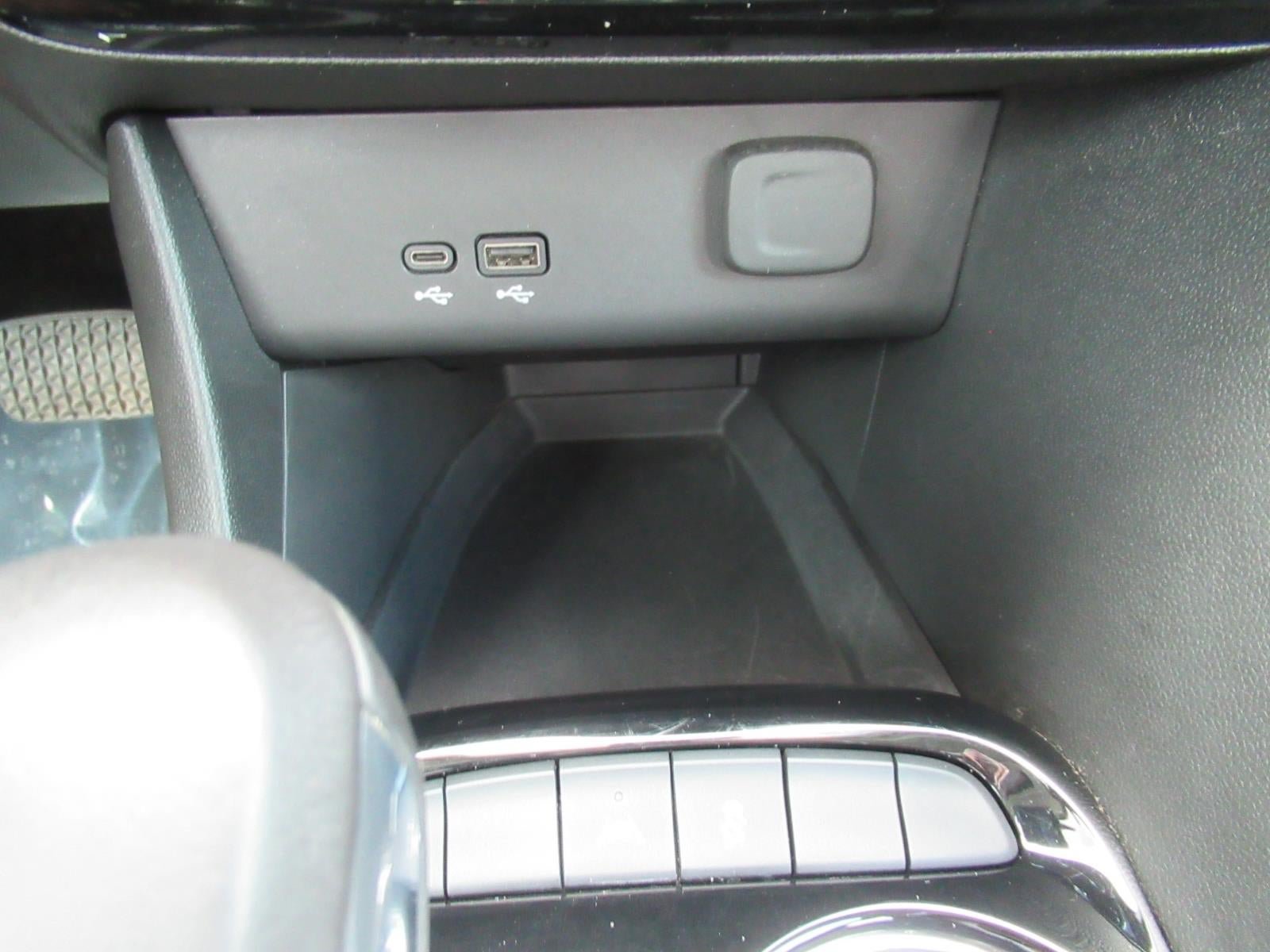 Used 2024 Buick Encore GX Sport Touring w/ Comfort Package FWD image 29