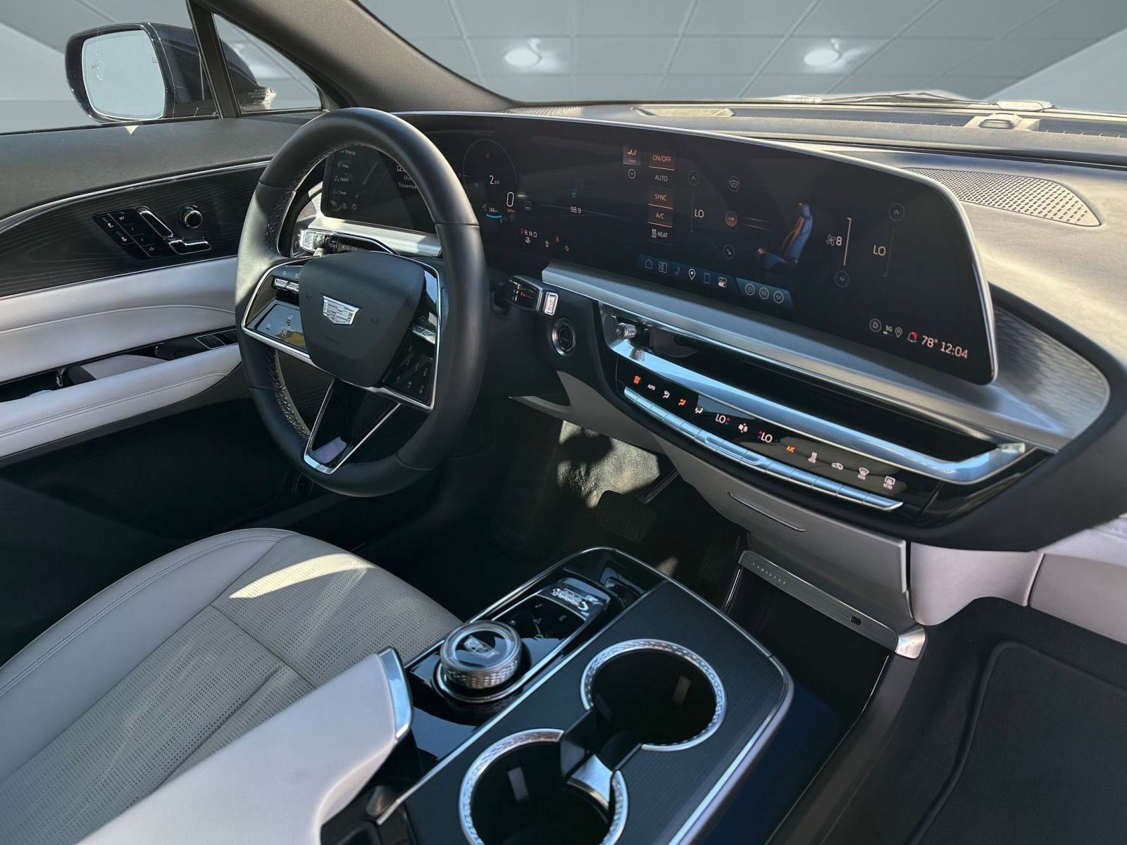 Certified 2024 Cadillac Lyriq Luxury image 28