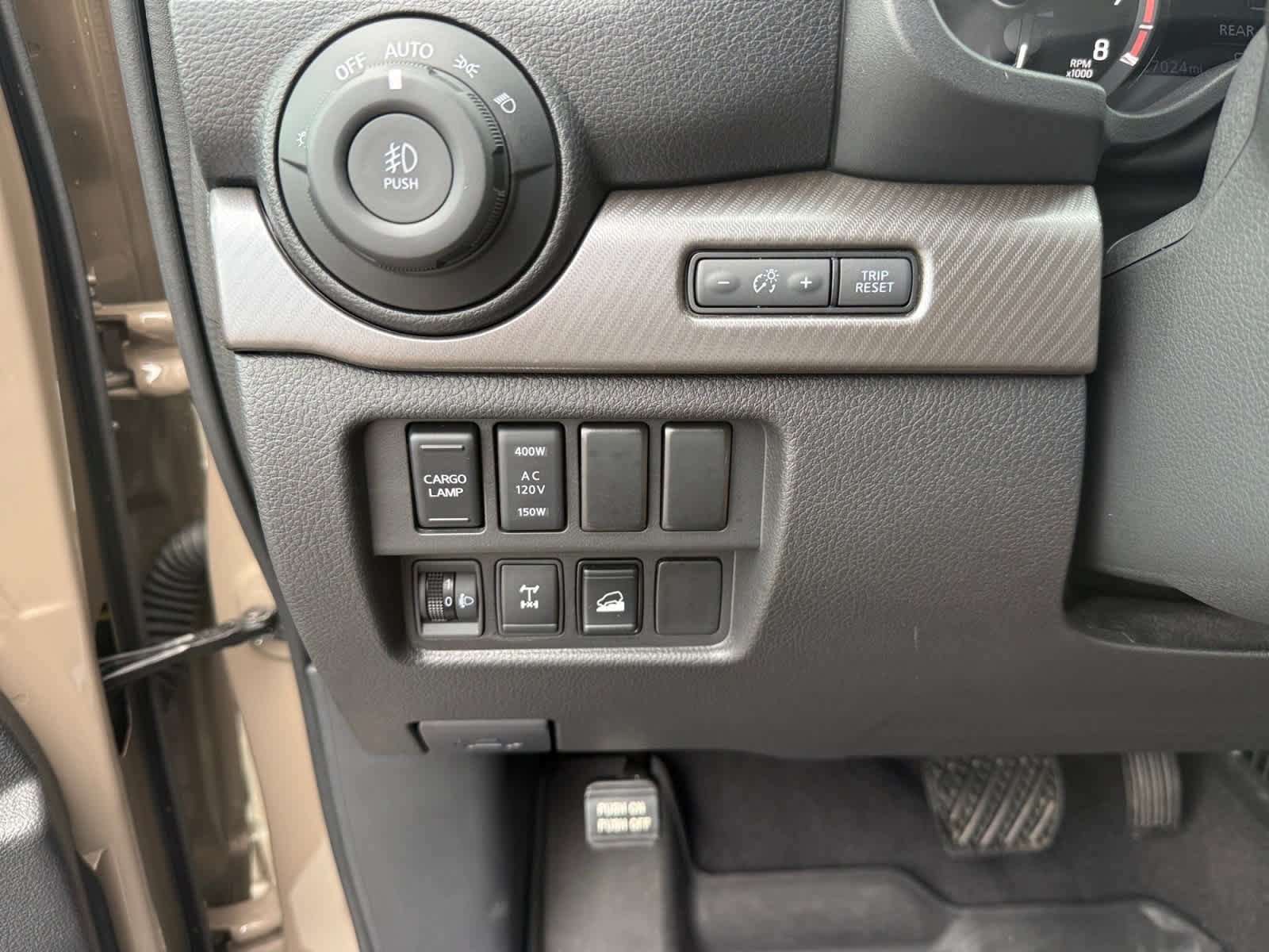 Used 2024 Nissan Titan PRO-4X w/ Pro-4x Convenience Package AWD/4WD image 26