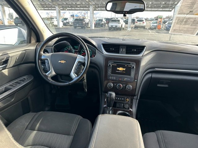 Used 2017 Chevrolet Traverse LT w/ Style and Technology Package image 18