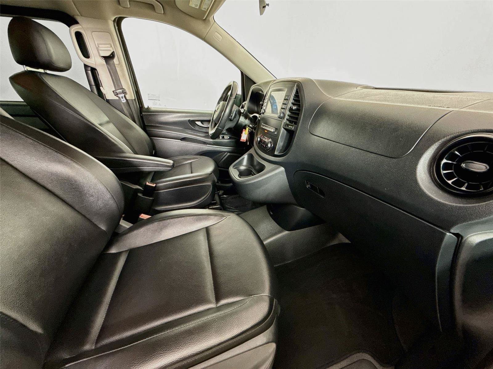 Used 2022 Mercedes-Benz Metris Passenger image 29