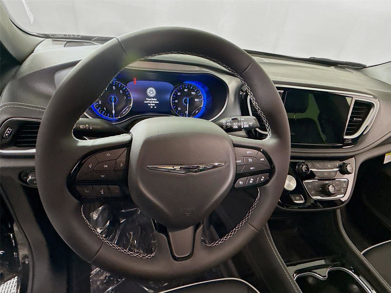 New 2026 Chrysler Pacifica Limited image 6