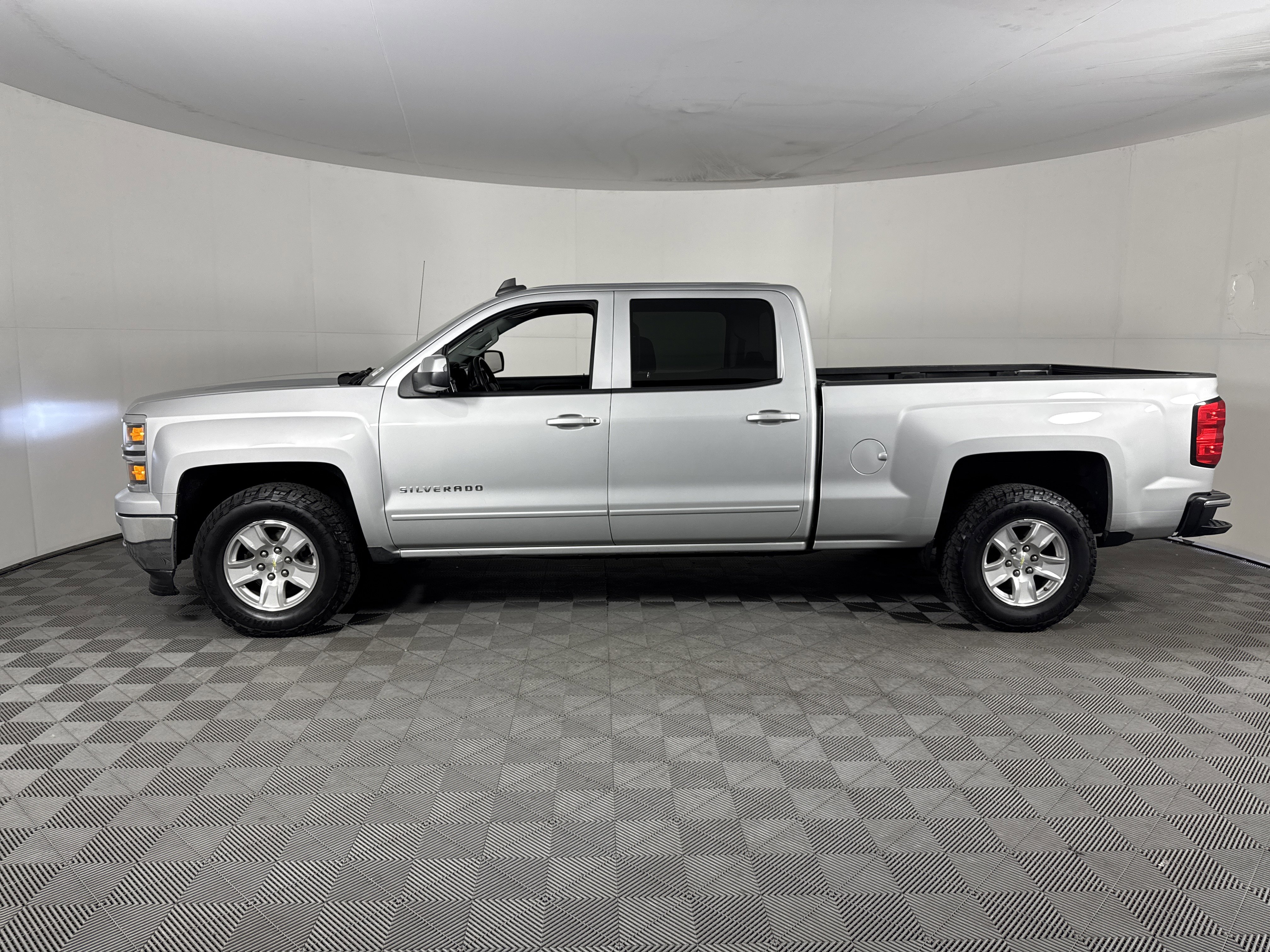 Used 2015 Chevrolet Silverado 1500 LT w/ LT Convenience Package RWD image 7