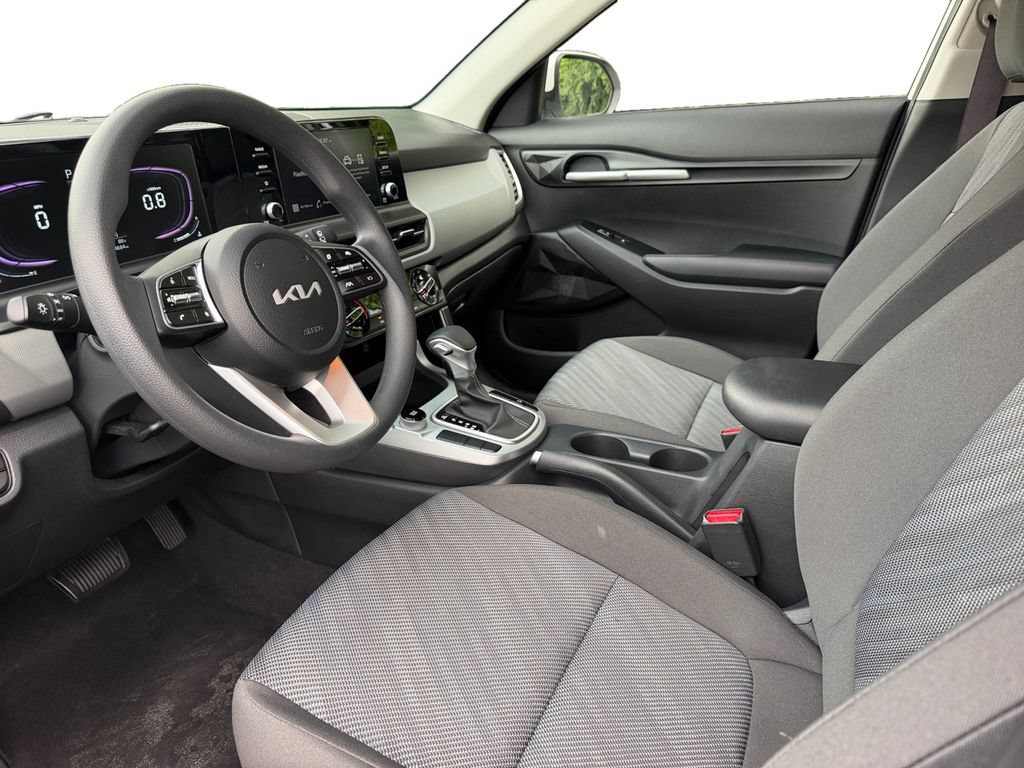 Used 2026 Kia Seltos LX FWD image 22