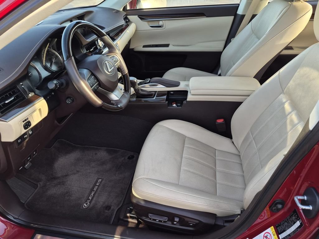 Used 2017 Lexus ES 350 w/ Luxury Package FWD image 10