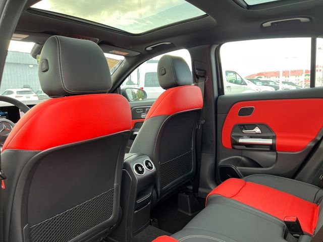 New 2025 Mercedes-Benz GLA 35 AMG 4MATIC image 37