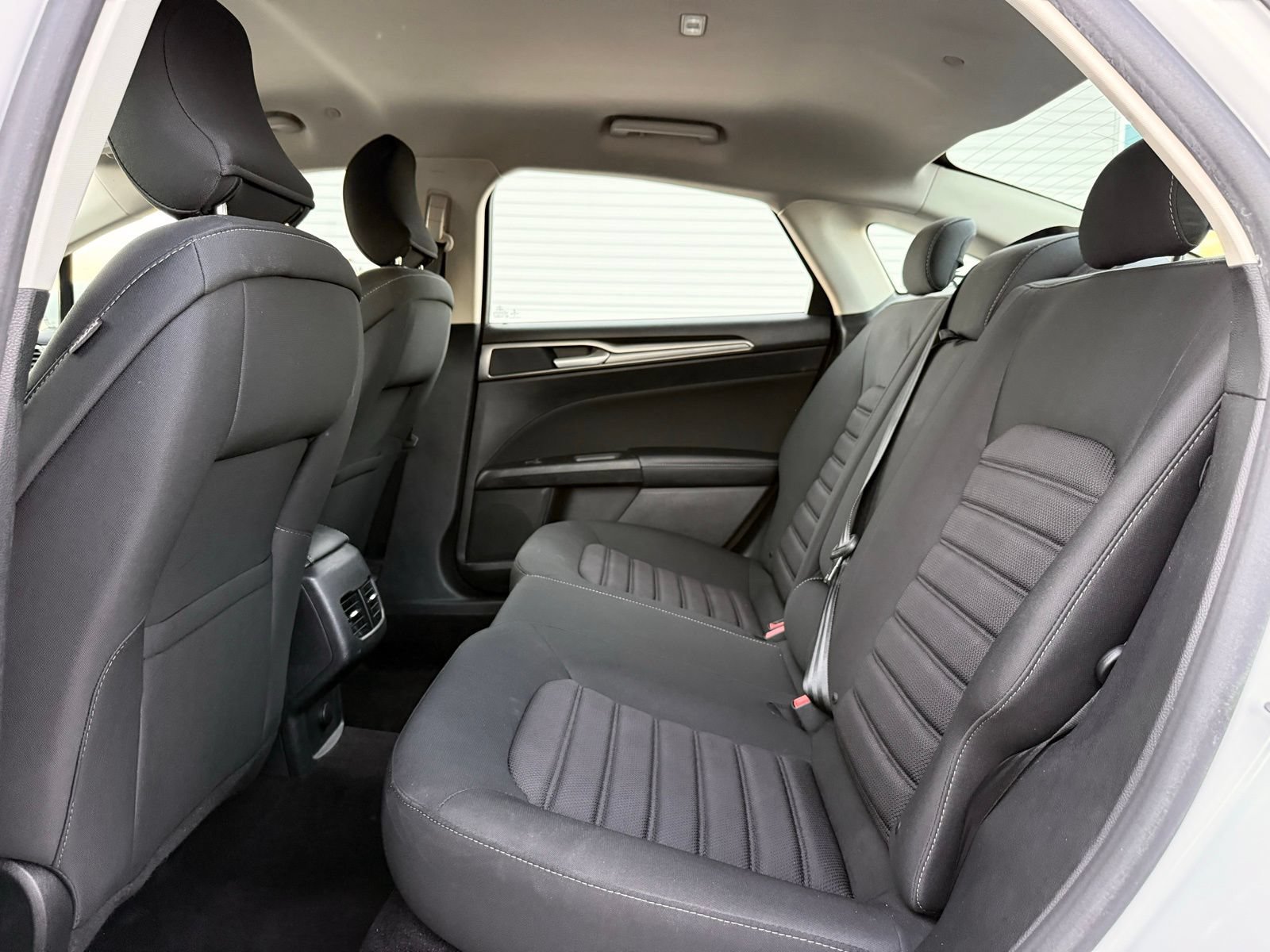 Used 2019 Ford Fusion SE FWD image 15