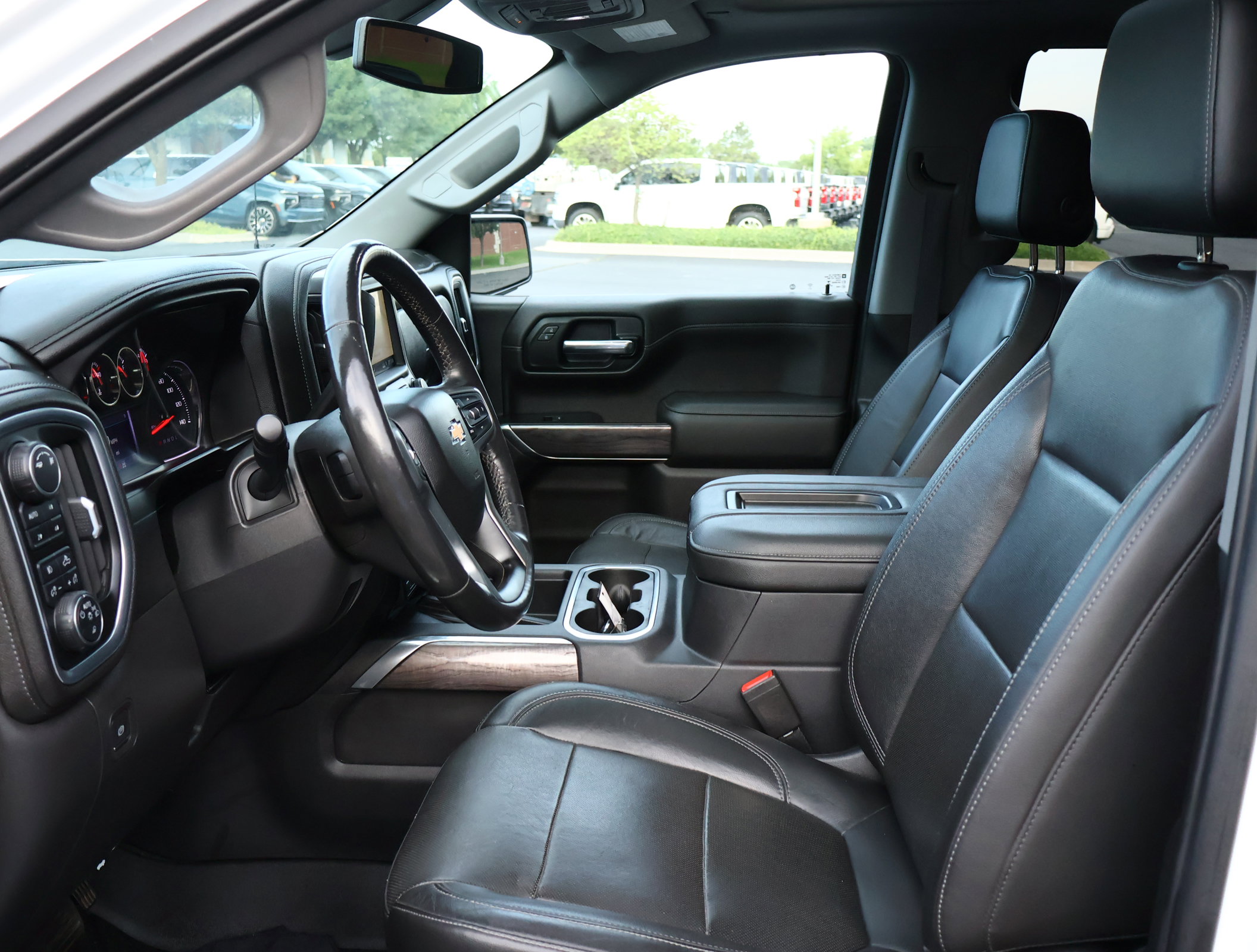 Used 2019 Chevrolet Silverado 1500 LTZ AWD/4WD image 11