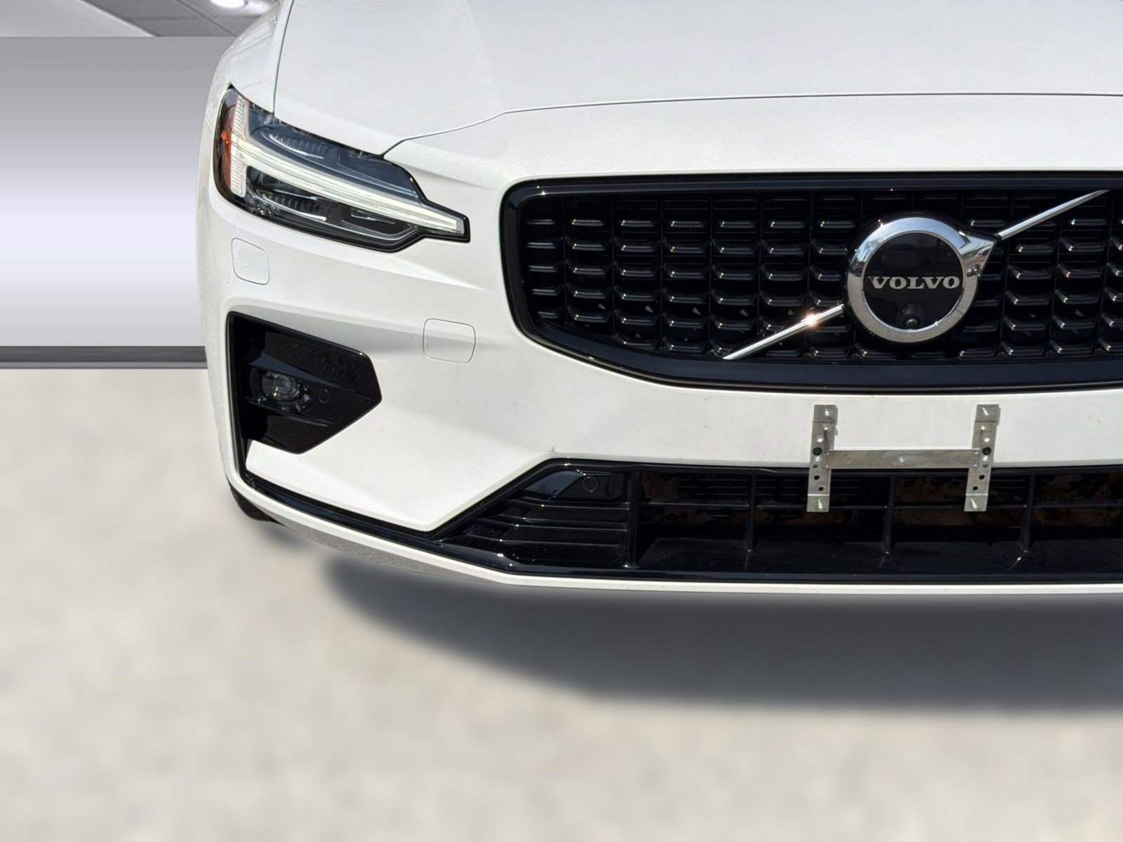 Certified 2024 Volvo S60 B5 Plus w/ Climate Package image 28