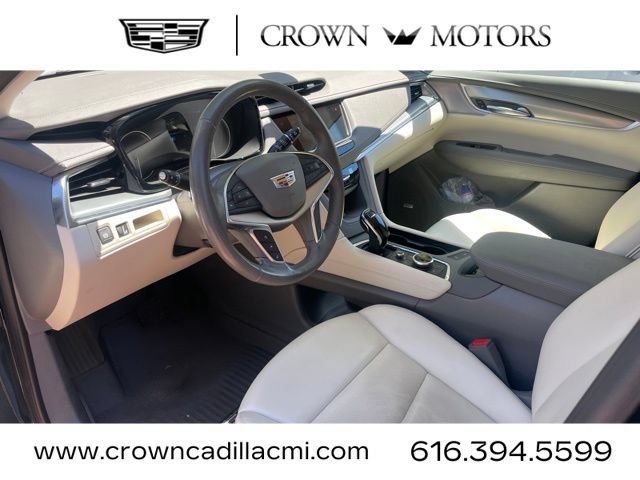 Used 2024 Cadillac XT5 Premium Luxury w/ LPO, Floor Liner Package AWD/4WD image 9