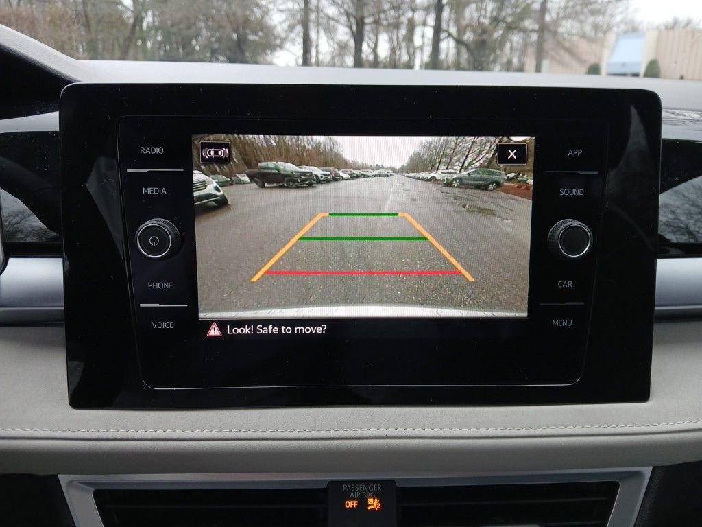 New 2025 Volkswagen Taos SE image 19