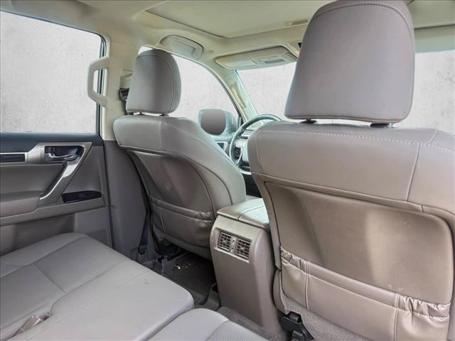 Used 2019 Lexus GX 460 w/ Preferred Accessory Package AWD/4WD image 16