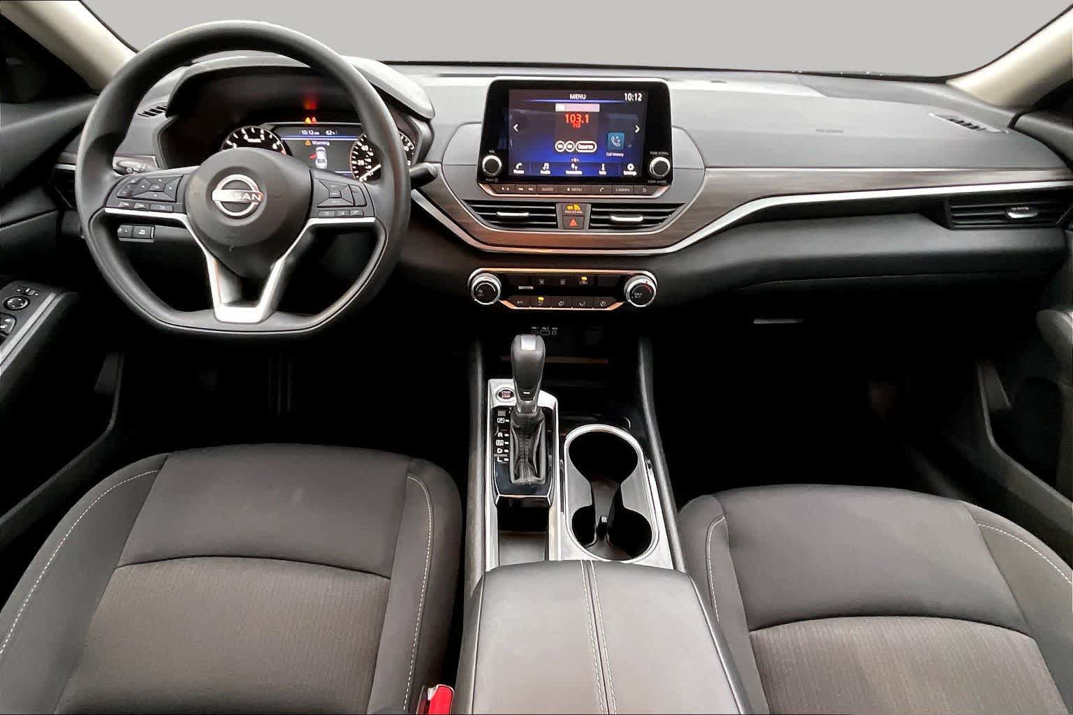 Used 2024 Nissan Altima 2.5 SV FWD image 15