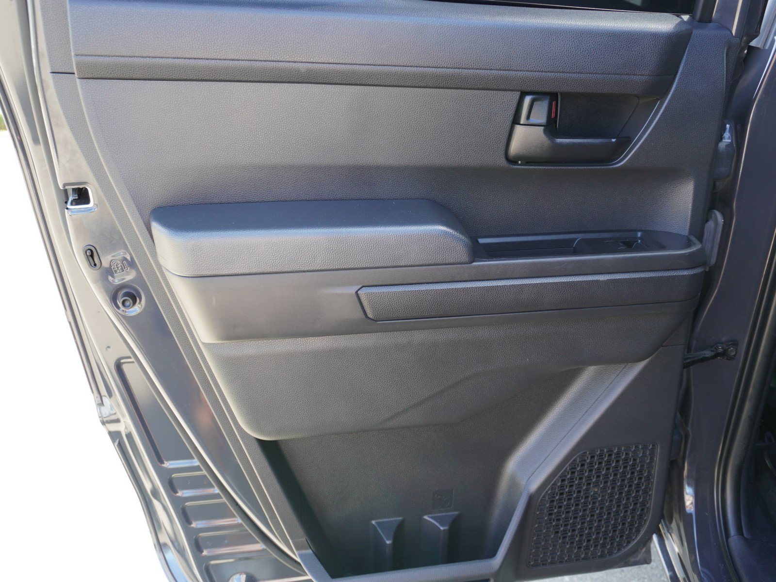 Used 2025 Toyota Tacoma SR5 AWD/4WD image 13