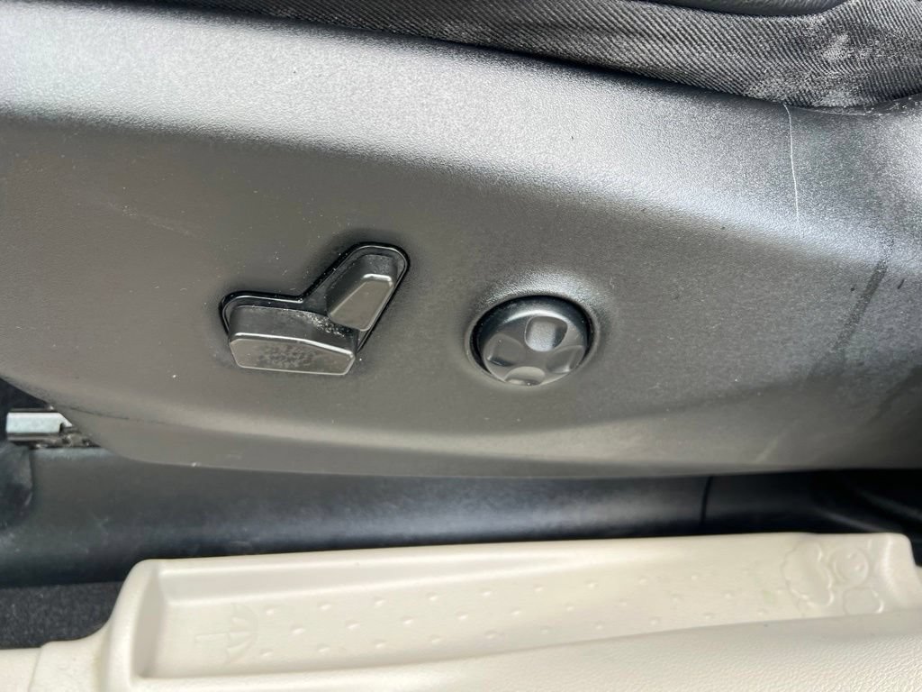 Used 2022 Chrysler Pacifica Touring-L FWD image 29