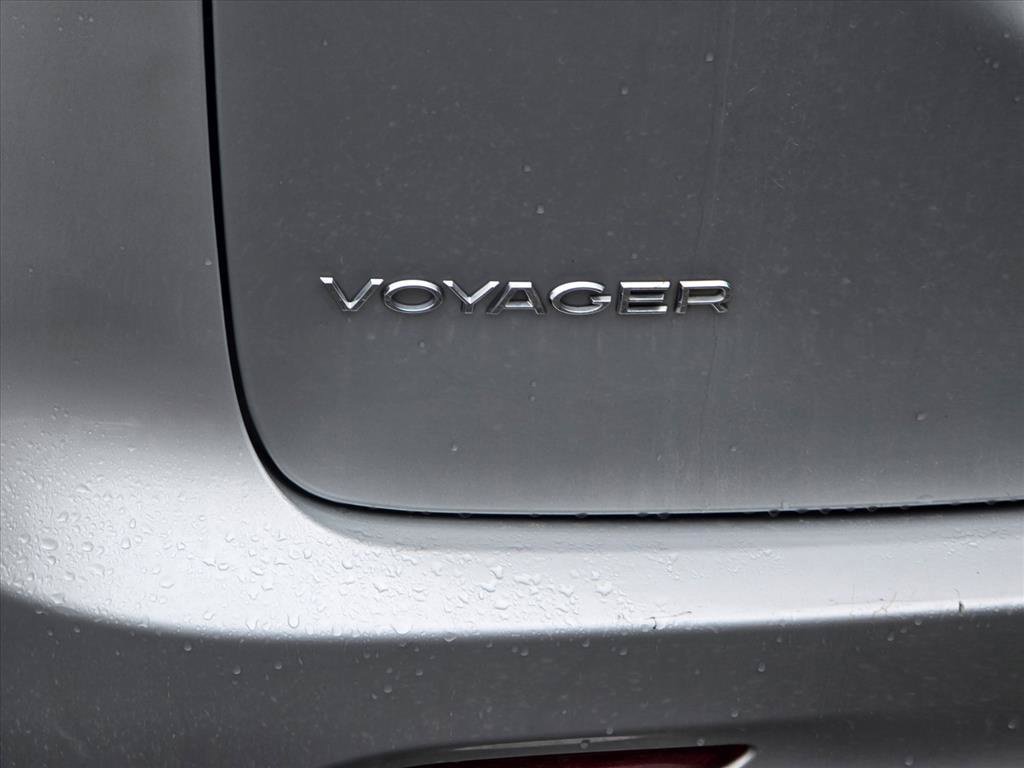 Used 2023 Chrysler Voyager LX FWD image 15