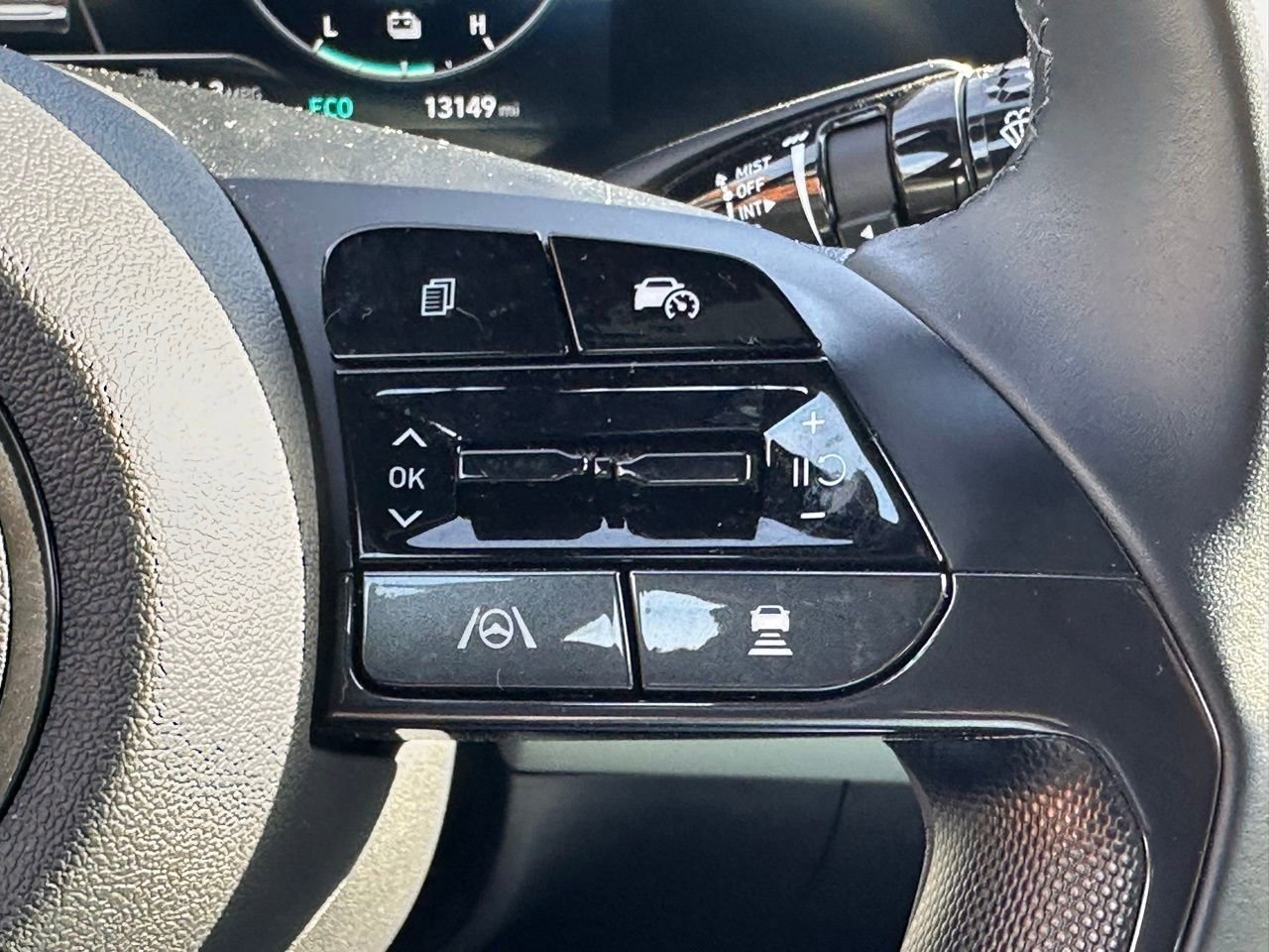 Certified 2024 Hyundai Elantra Limited image 33