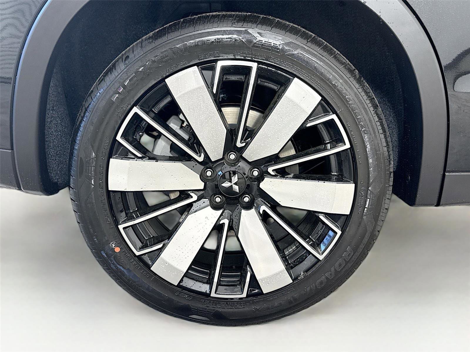 New 2026 Mitsubishi Outlander SE image 30