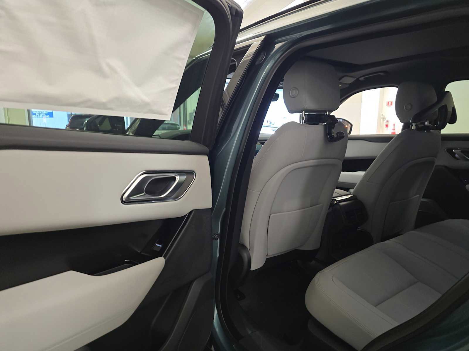 New 2026 Land Rover Range Rover Velar Dynamic SE image 13