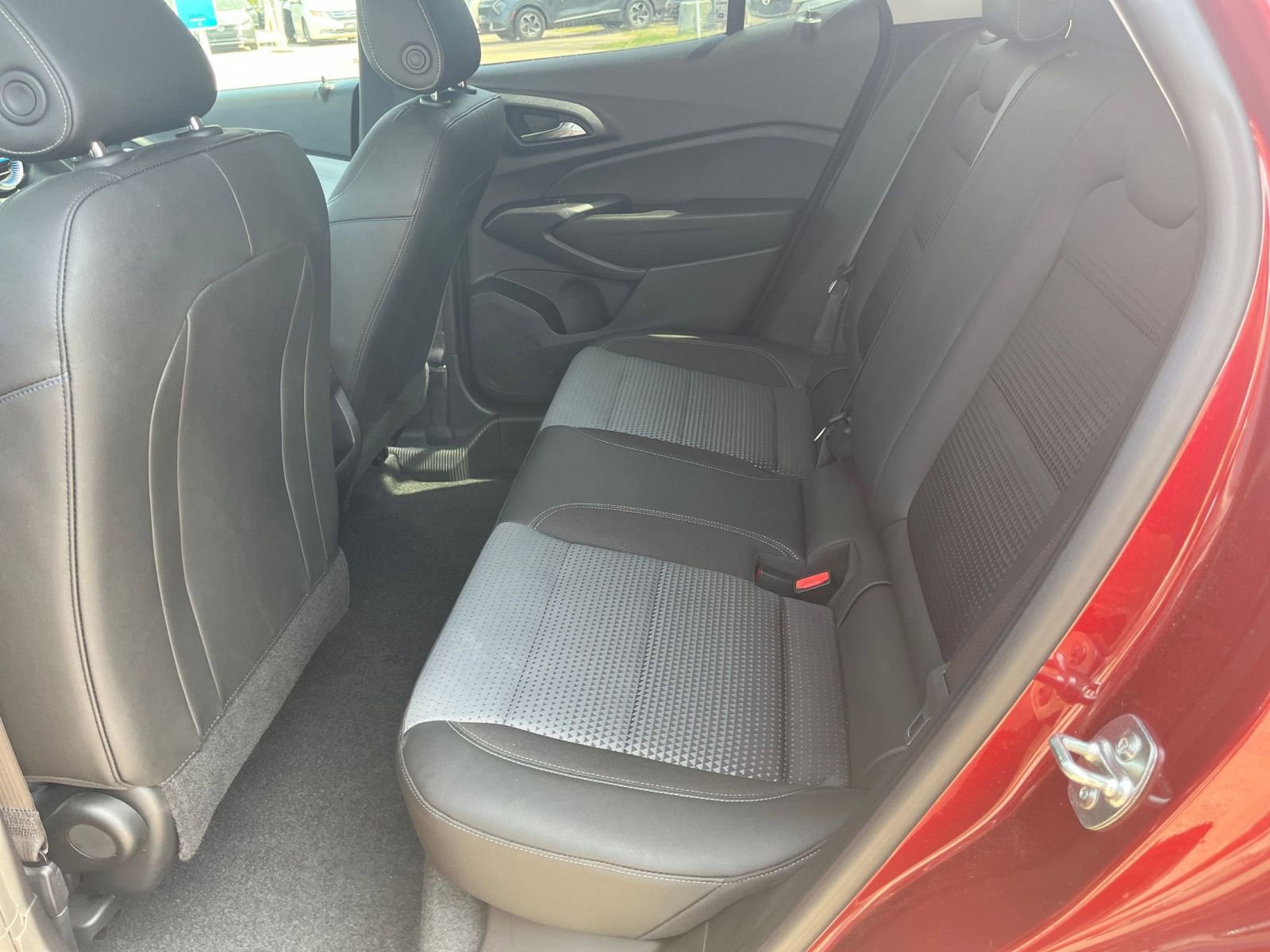 Used 2025 Chevrolet Trax LT image 23