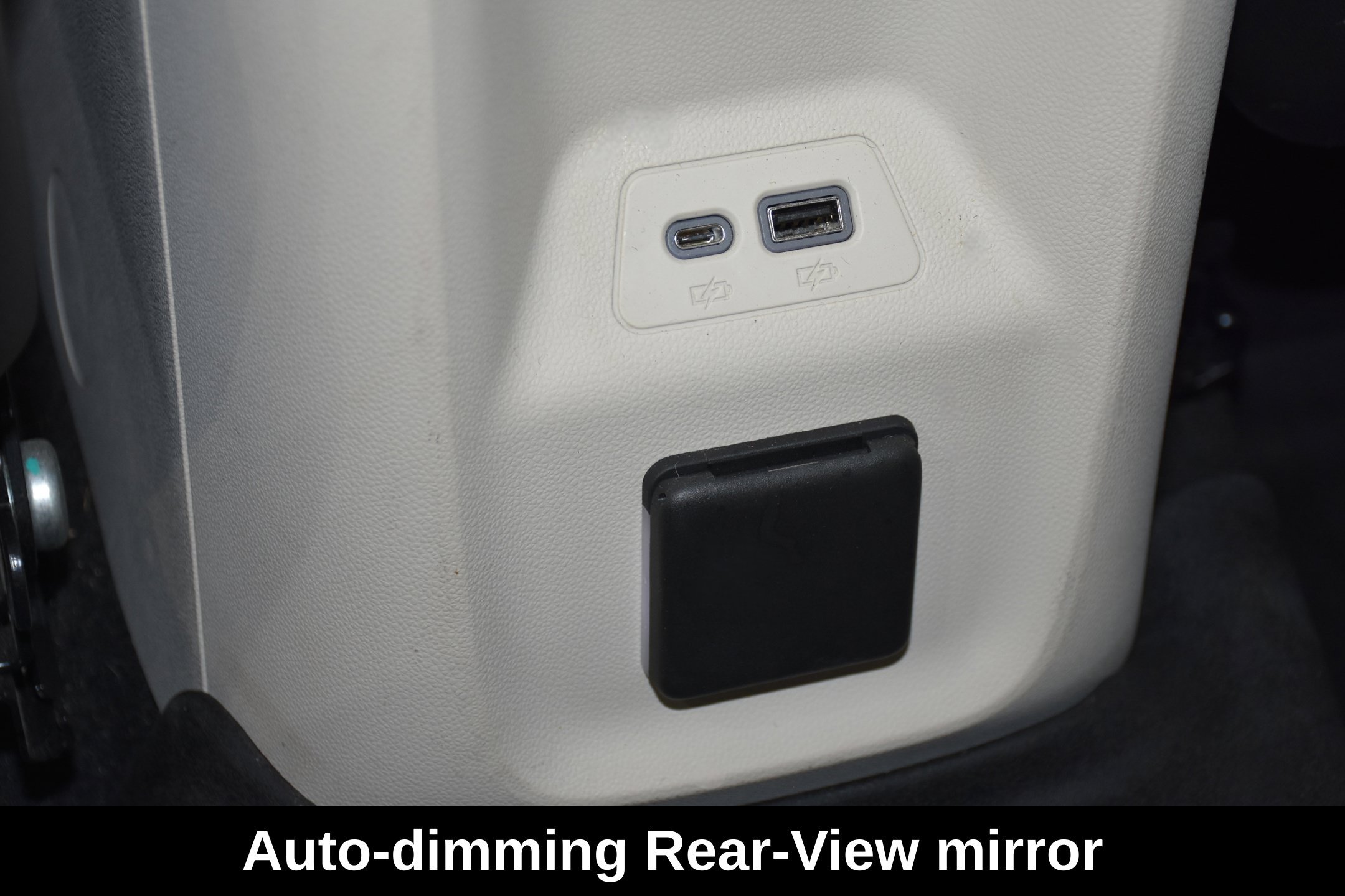 Used 2023 Buick Envision Avenir AWD/4WD image 32