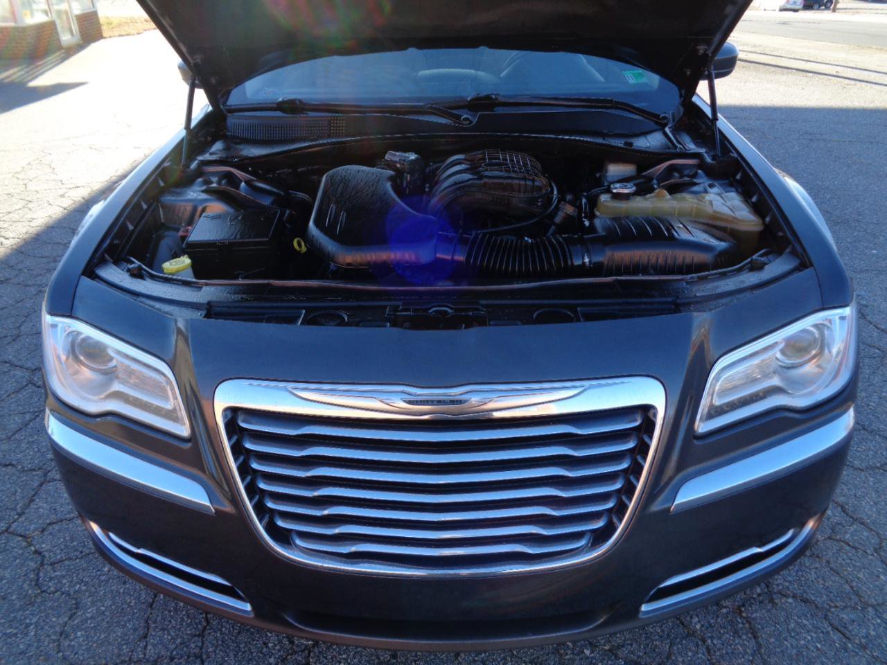 Used 2013 Chrysler 300 RWD image 22