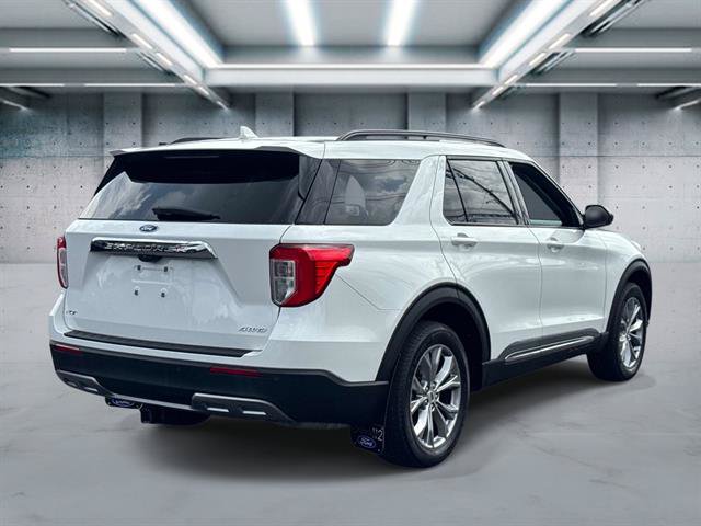 Used 2023 Ford Explorer XLT w/ Equipment Group 202A AWD/4WD image 4