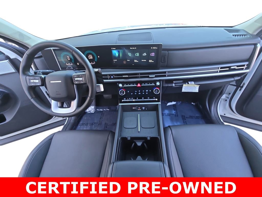 Used 2025 Hyundai Santa Fe SEL FWD image 9