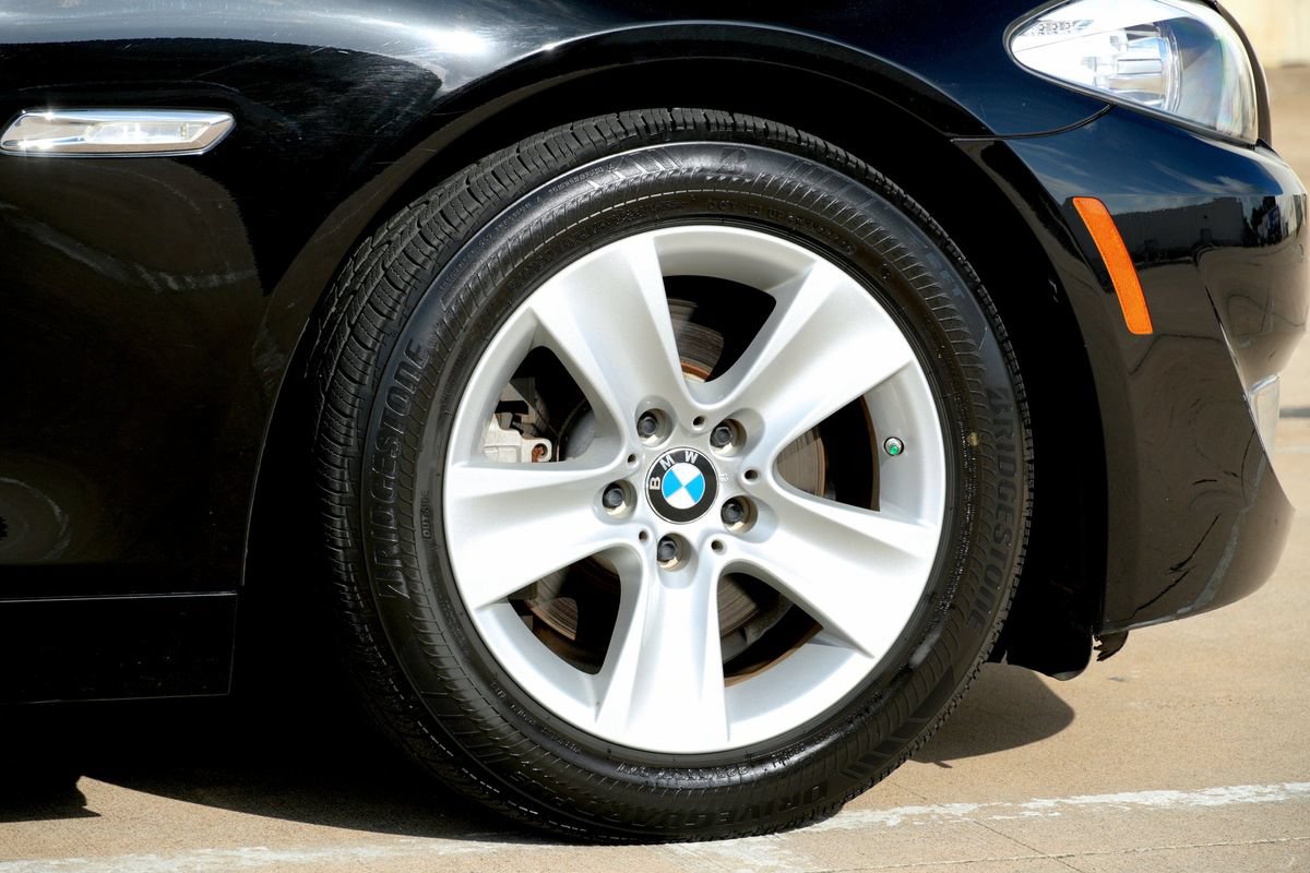 Used 2012 BMW 528i Sedan RWD image 32