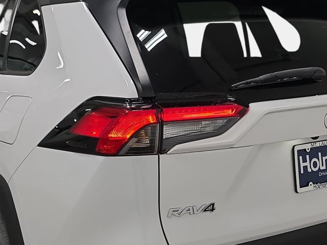 Used 2023 Toyota RAV4 XLE AWD/4WD image 30