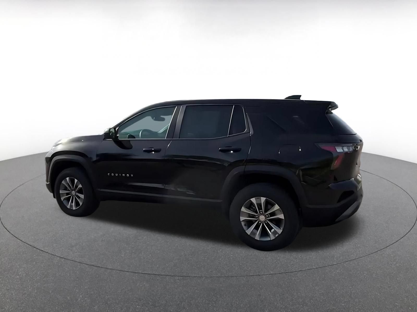 Used 2025 Chevrolet Equinox LT FWD image 9