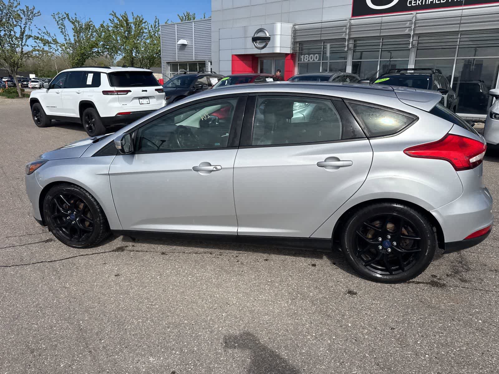 Used 2016 Ford Focus SE w/ Equipment Group 201A FWD image 8