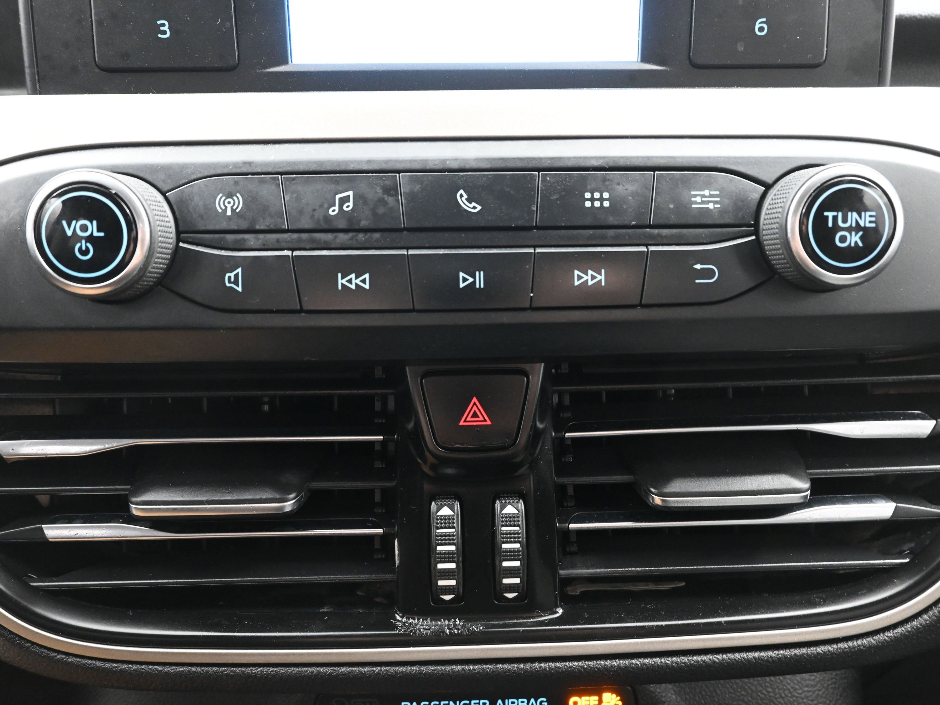 Used 2022 Ford Escape S image 17