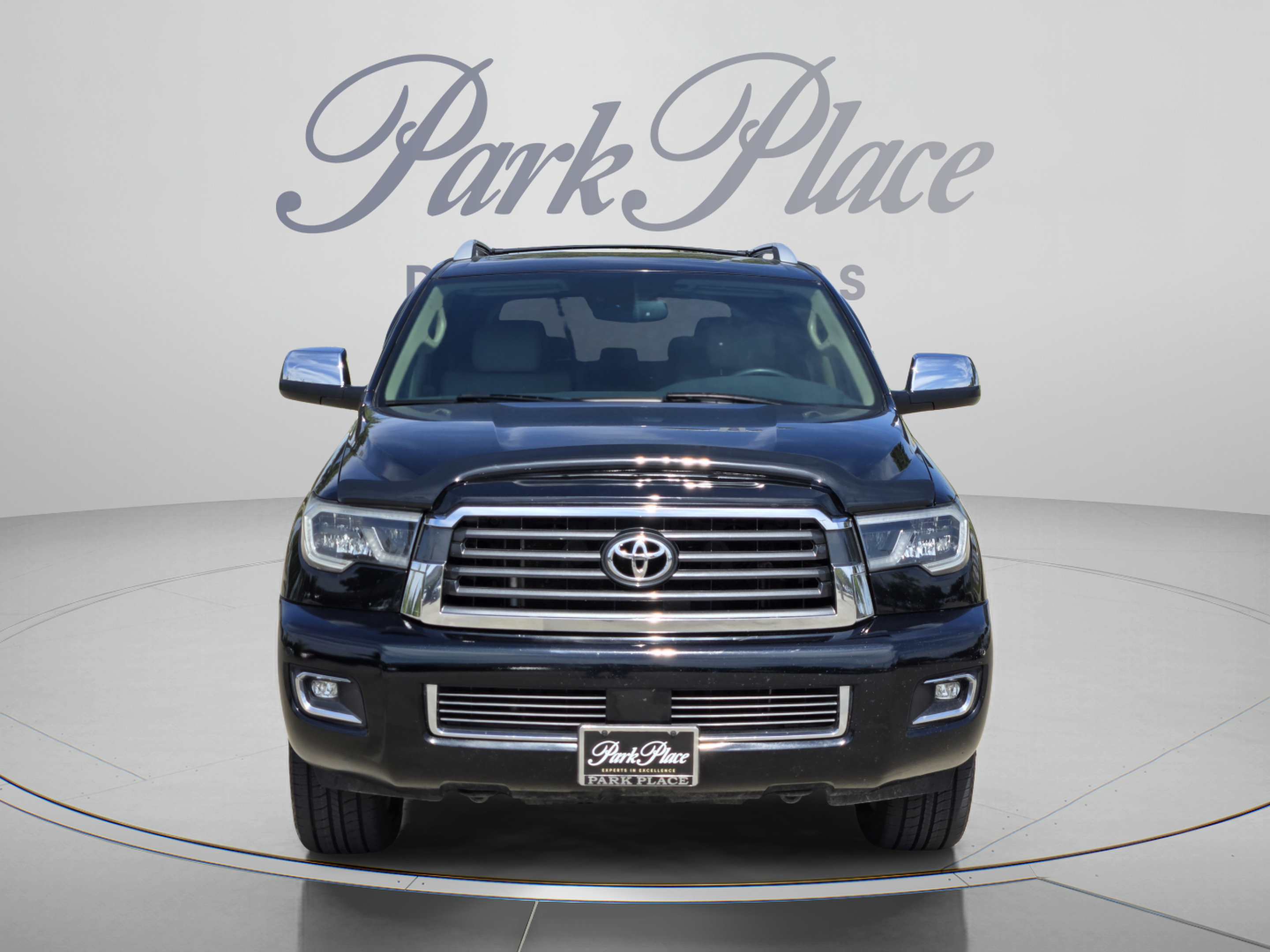 Used 2020 Toyota Sequoia Limited w/ Safety & Convenience Package AWD/4WD image 8