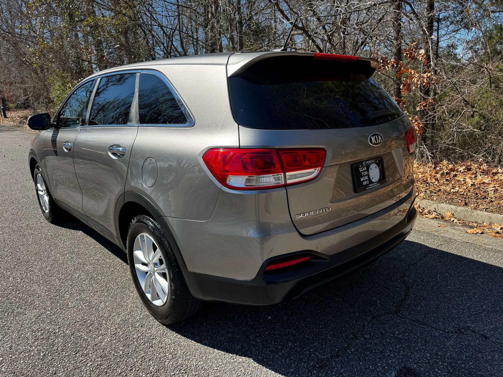 Used 2016 Kia Sorento L image 8