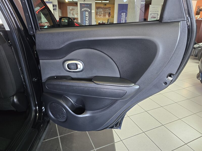 Used 2016 Kia Soul + FWD image 15