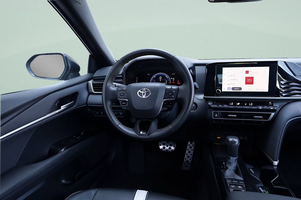 Used 2025 Toyota Camry SE FWD image 30