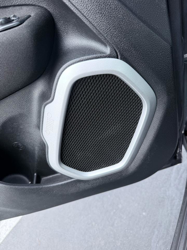 Used 2018 Jeep Renegade Latitude FWD image 15