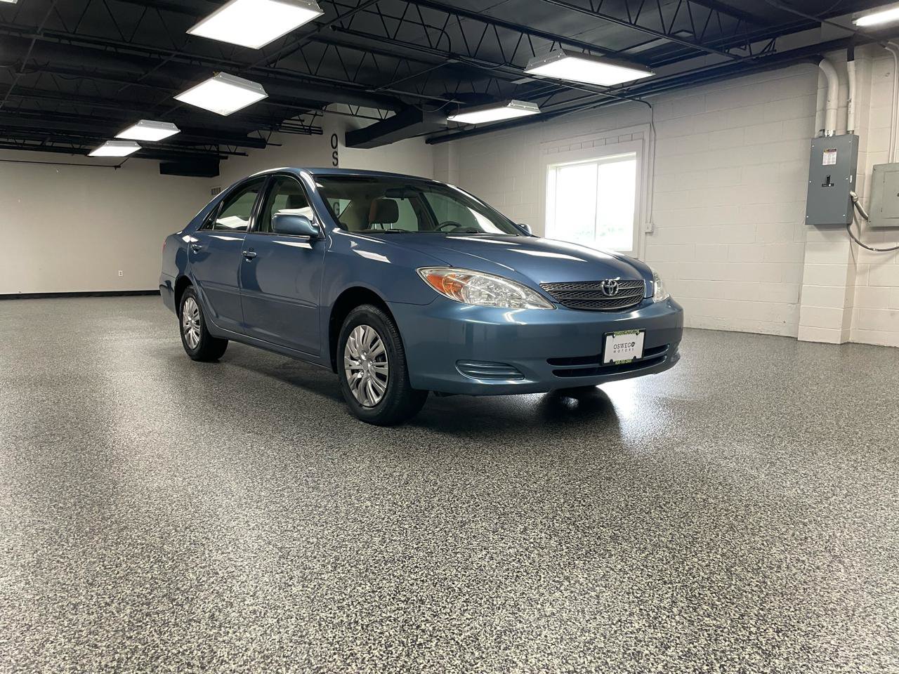 Used 2004 Toyota Camry LE FWD image 3