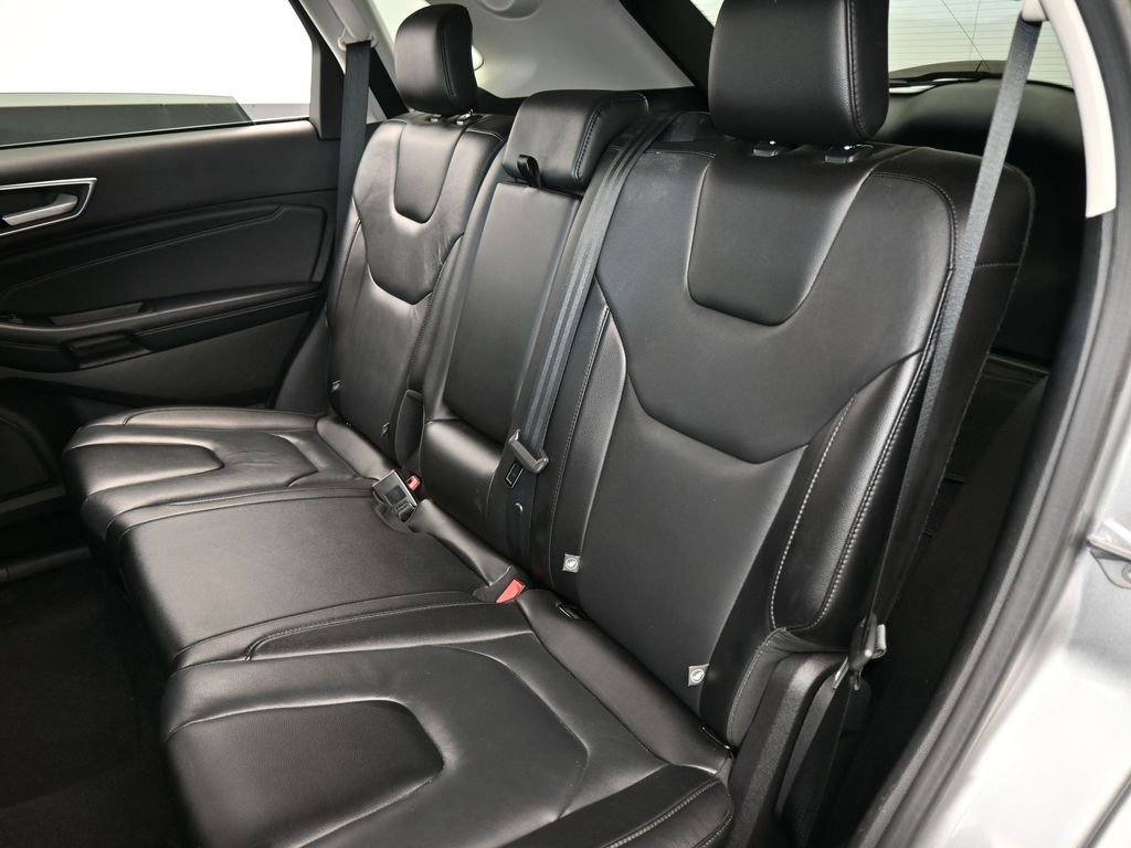 Used 2022 Ford Edge Titanium image 32