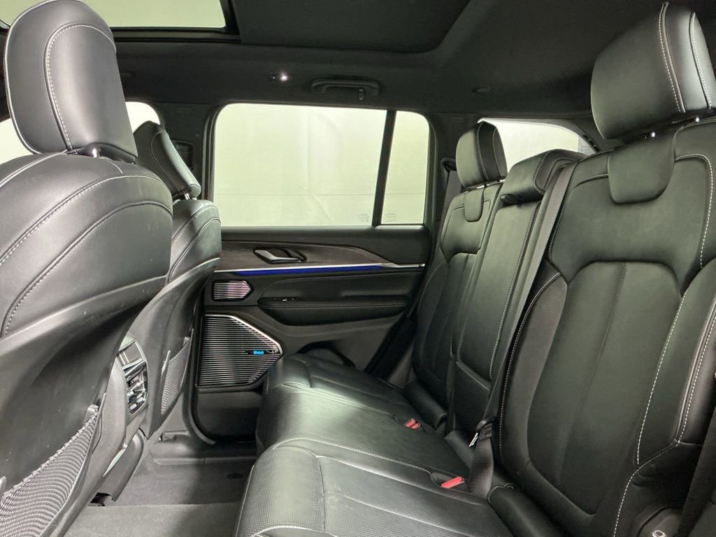 Used 2022 Jeep Grand Cherokee Overland image 26