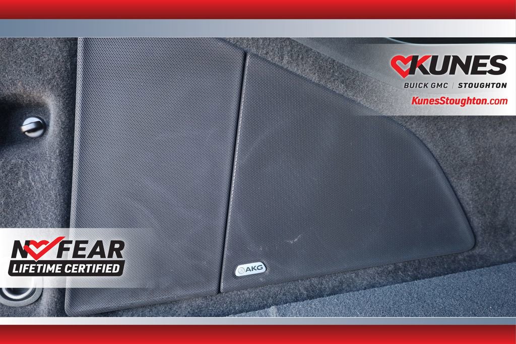 Used 2024 Cadillac Escalade ESV Sport Platinum w/ LPO, ONYX Package image 31