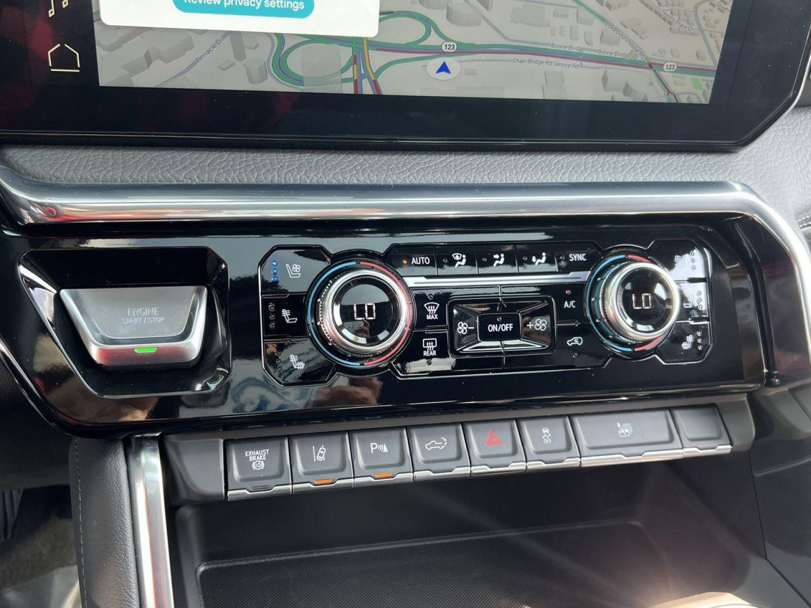 New 2025 GMC Sierra 3500 Denali w/ Denali Reserve Package image 16