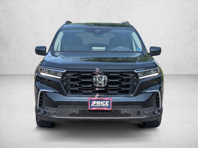 Used 2025 Honda Pilot Elite image 2